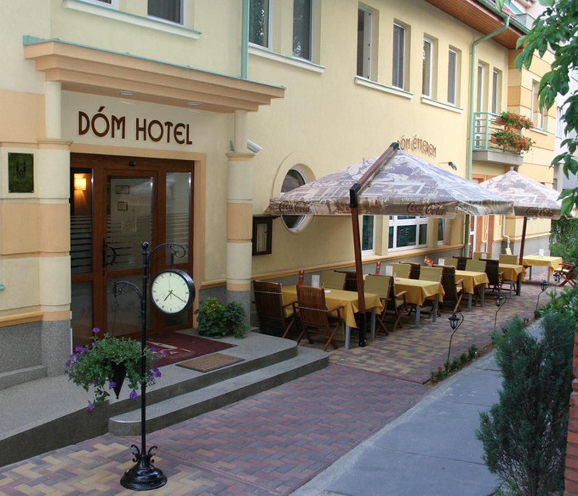 סגד Dom Hotel מראה חיצוני תמונה