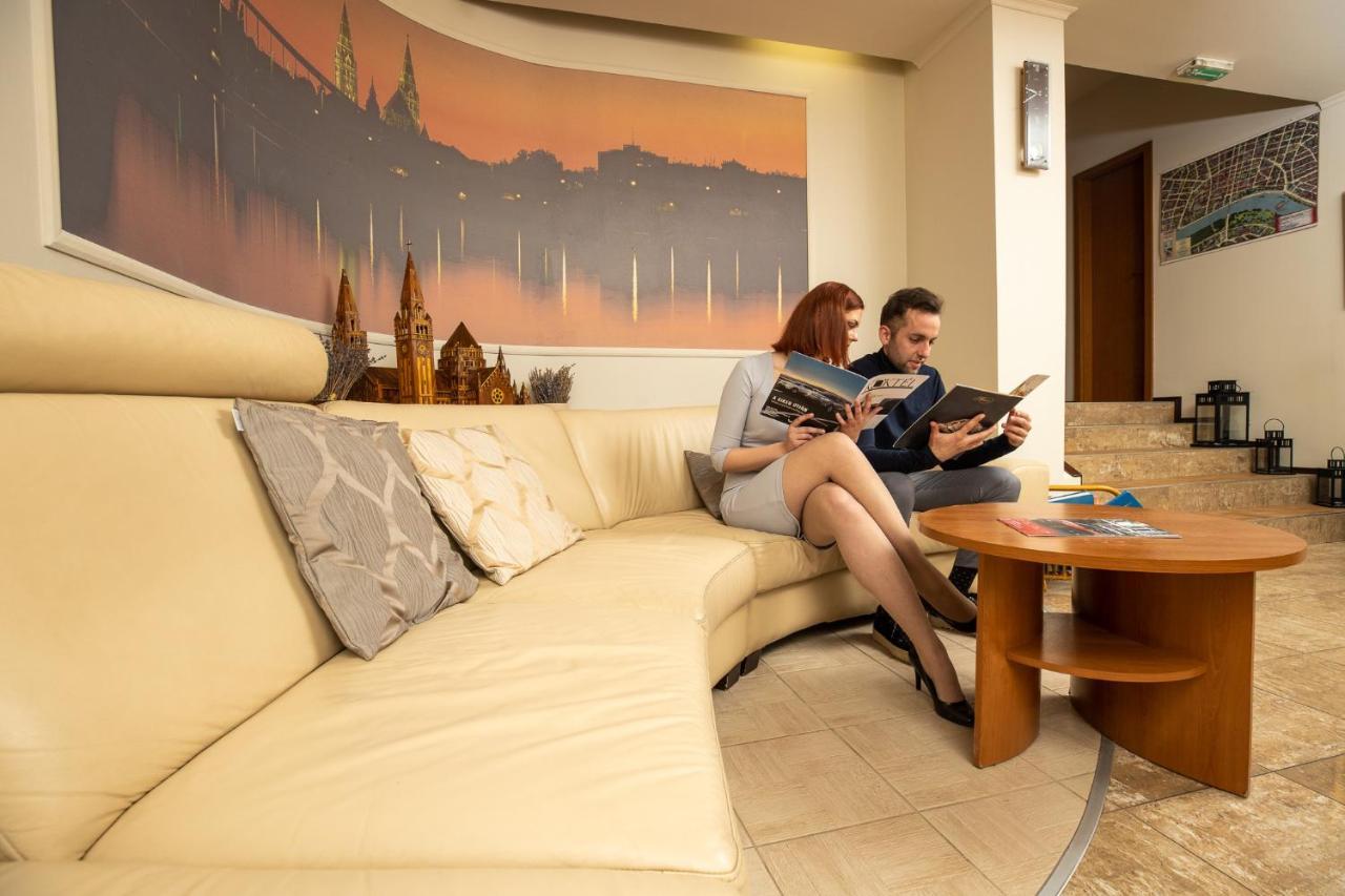 סגד Dom Hotel מראה חיצוני תמונה