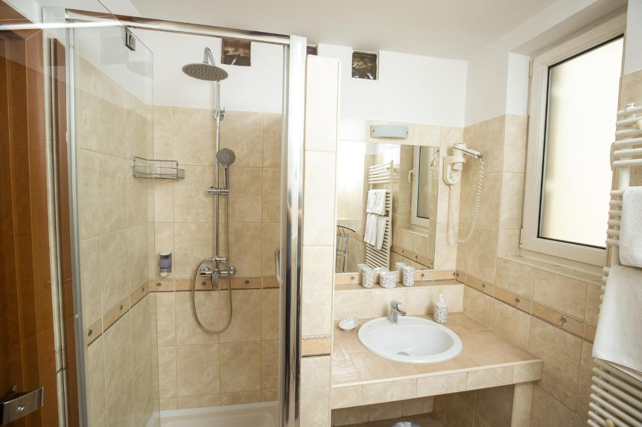 סגד Dom Hotel מראה חיצוני תמונה