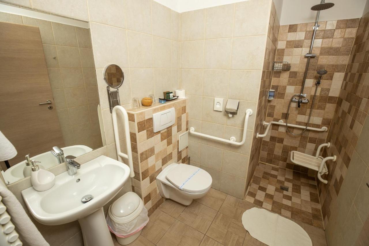 סגד Dom Hotel מראה חיצוני תמונה