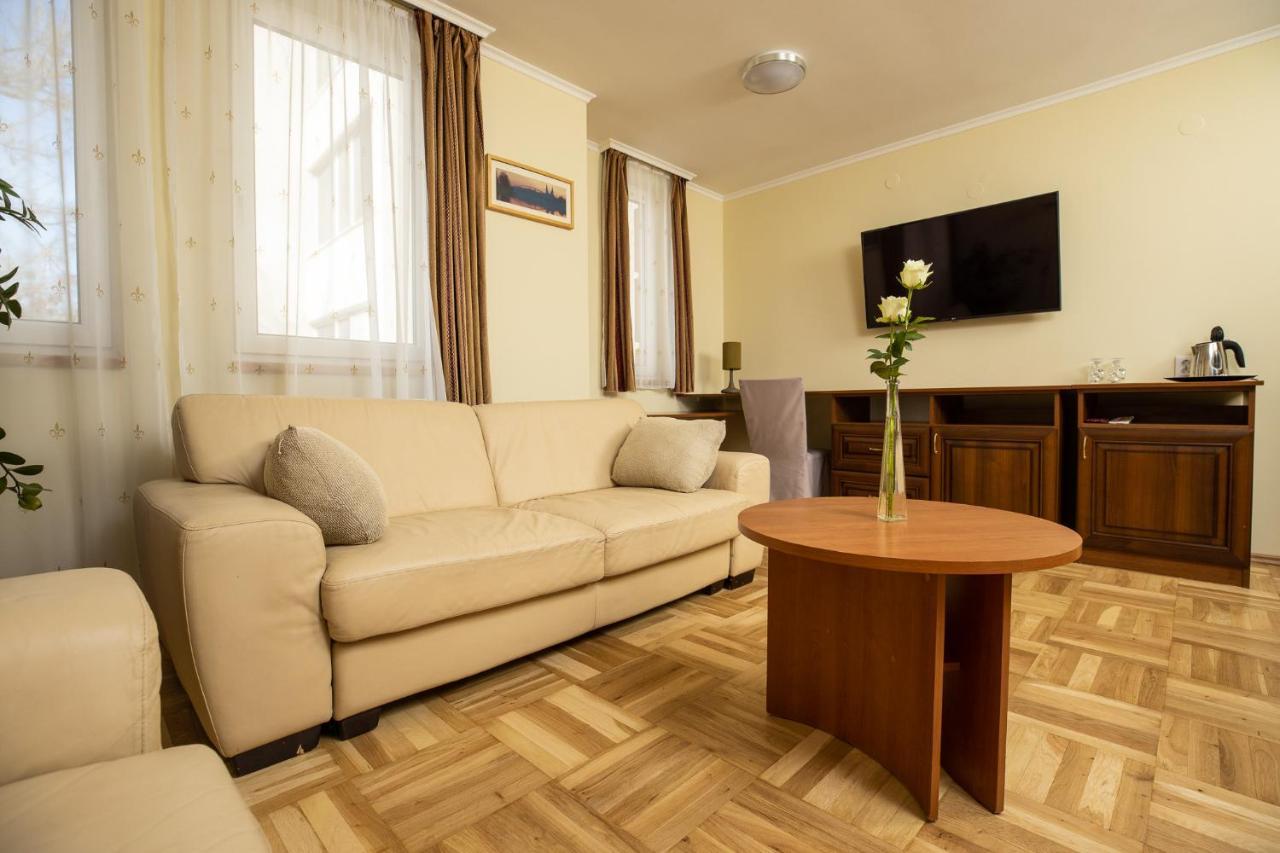 סגד Dom Hotel מראה חיצוני תמונה